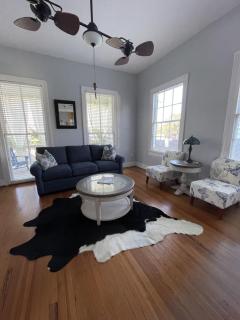 Le Madame Bleu - Galveston - 5