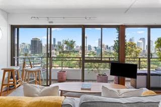 Harbour Horizon - Iconic Skyline Retreat with Pool - Sydney - 5