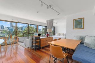 Harbour Horizon - Iconic Skyline Retreat with Pool - Sydney - 4