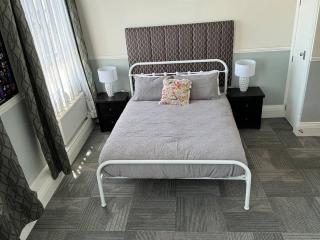 4 large bedroom Apartment in the City - 2