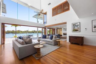 Riverside Elegance on Noosa Parade - Noosa Heads - 9