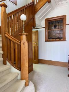 Beautiful central executive home - Wellington - 9