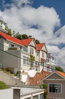 Beautiful central executive home - Wellington - 5