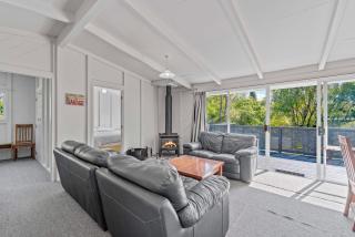 Duck Inn - Lake Taupo Holiday Home - Turangi - 7