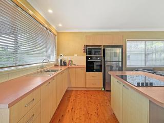 Pet-Friendly 2-Bed Beach House with Garden & BBQ - Surf Beach - 3