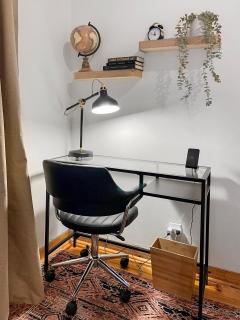 Historic Old Victorian with Deck and Parking - 9