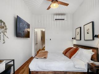 Historic Old Victorian with Deck and Parking - 4