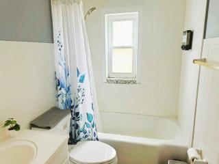 Super Cute & Cozy Home With 2 Bedrooms Near Everything In Jacksonville - - 9