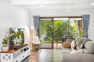 Stylish Poolside Villa, Noosa - 6