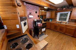 3-Level Log Cabin near Silverwood - Tranquil - Spirit Lake - 4