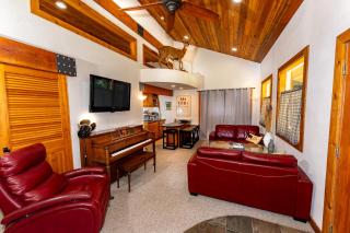 Private Two-Cabin Retreat Near Silverwood Theme Park - Sleeps 15 - 5