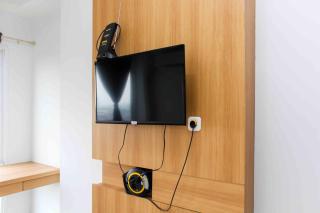 Fancy and Elegant Studio at Patraland Urbano Apartment By Travelio - 2