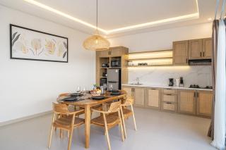 Villa Castillo Modern 2 BR Villa in Canggu Aircon Living - 6