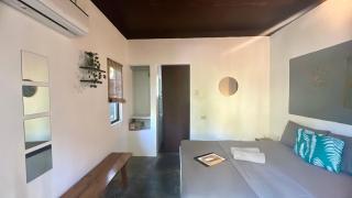 Yay Lodge SIARGAO, private room 1 with AC & hot shower and fast Starlink Wifi - General Luna - 9