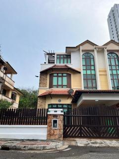Greenic Family Vacayy Retreat - BBQ , PS4 , SWIMMING POOL - 5 mins to the BEACH - Batu Ferringhi - 0