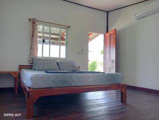 Koh Ngai Seafood - 3