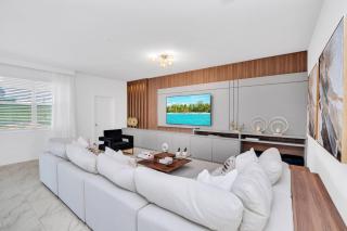 Last Minute Disney Getaway! Private Pool, Hot Tub & Games Room. Book Now! #55707 - Kissimmee - 4