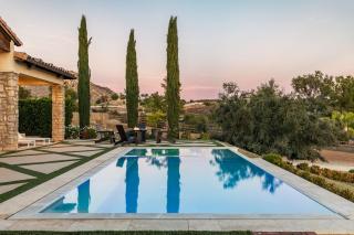 Villa de la Sky Ranch Sprawling Tuscan Villa in Wine Country - Temecula - 1