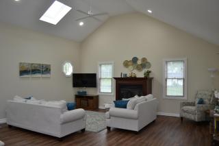 Spacious 2BD near Princeton, Cafes! Family, Backyard, Parking - 0