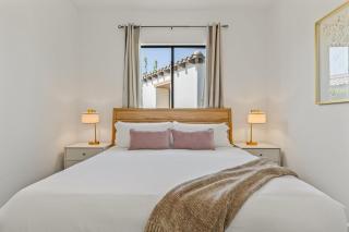 Desert Spring by Fieldtrip 8Bd Resort with Pool Spa Casita - Indio - 8