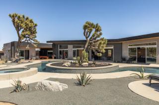 Dragonfly by Fieldtrip Luxe Oasis w Resort Pool - Yucca Valley - 6
