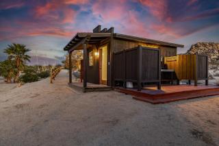 Casa Milla by Fieldtrip 5-Acre Custom Estate with Spa Boulder Views - Joshua Tree - 4