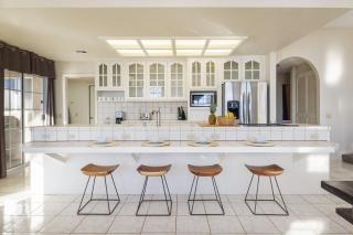 Summit House Joshua Tree Iconic Mountain Estate with Spa Ping-Pong Pool Table Fire Pit - Yucca Valley - 5
