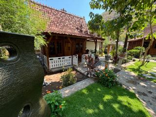 Beehive Cottages - Amed - 4