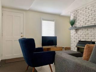 1 Bedroom Historic Charm Cottage - Evandale - 5