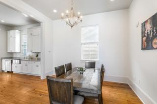 Spacious 3BR Garden District Home w Pool & Balcony - New Orleans - 3