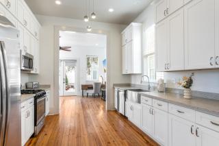 Spacious 3BR Garden District Home w Pool & Balcony - New Orleans - 7