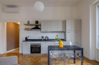 Apartment in Historic Building- Porta Venezia - Milan - 2