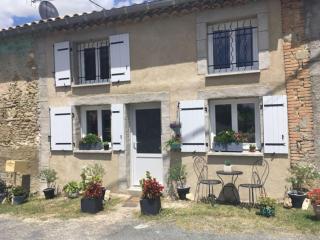 Charmante maison avec jardin - - 0