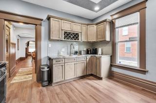 Cozy Renovated 19th Century Home, 5 Min to OSU! - Columbus - 1