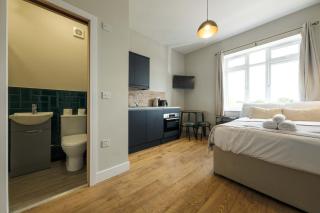 The Willow - Studio 10 - Bristol - 0