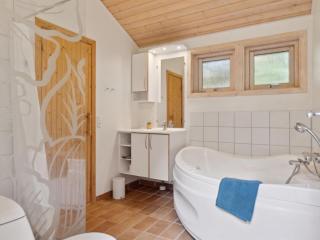 Holiday Home Tyyne - 250m from the sea by Interhome - Tjørneholm - 1