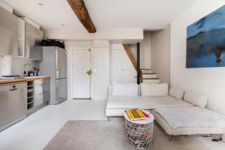 Stylish 1BD Duplex - Stunning Views near Louvre - París - 2
