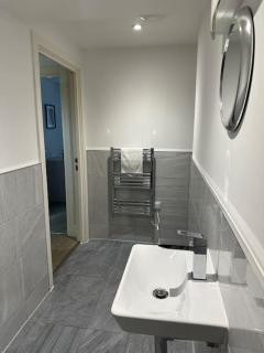 1 bed spacious flat in Essex - 9