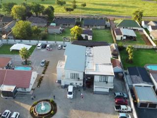 Lifestyle Lodge Hotel - 9