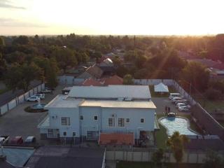 Lifestyle Lodge Hotel - 8