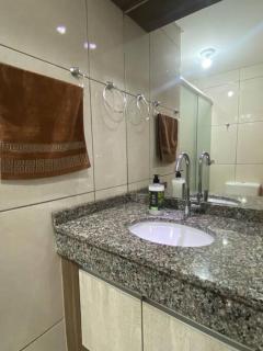 Apartamento Inteiro - 2 Quartos com AC - Wifi 300mb - Cozinha Completa - 1 Vaga de Garagem - TV Smart 50 - Sacada - Indicado para Grupos, Hospedes a Trabalho, Família e Pets - 6