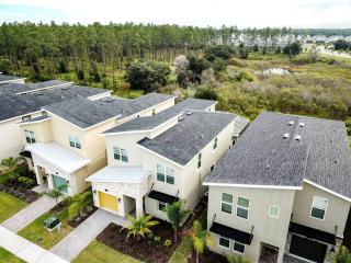 Fun in the Sun Gated Resort Style Community - Kissimmee - 0
