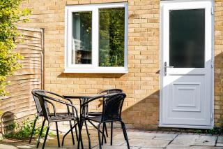 Cosy Corner in Aylesbury Near Stoke Mandeville Hospital & Town Centre with private parking - Buckinghamshire - 7