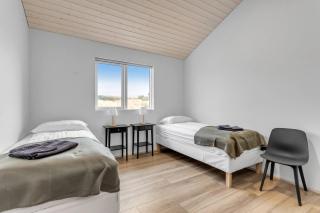 3BR Fishing Cabin with Hot Tub - Reykholt - 9