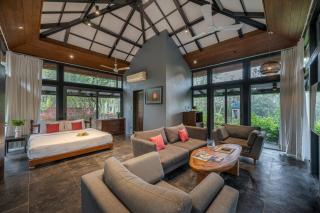 SaffronStays The Glasshouse, Panchgani - beautiful glass villa for couples - Panchgani - 9
