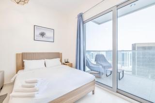 Modern Bright Home in Business Bay - Dubai - 1