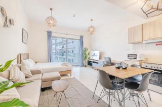 Modern Bright Home in Business Bay - Dubai - 4