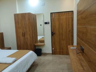 Hotel Hari Palace - Near Shree Dwarkadhish Temple - 4