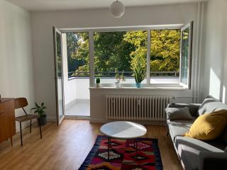 Canal-Front at Maybachufer - 80 sqm Two-Bedroom Apartment book one room or full appartment - 8