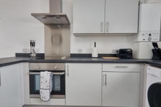 Spacious 5-Bedroom Home With Parking Space - 6